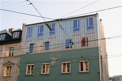 Die energieeffiziente Fassadengestaltung mit Nanogel™ als lichtstreuendem Wärmedämmstoff sorgt auch für hohen Schallschutz und maximiert den Tageslichteinfall