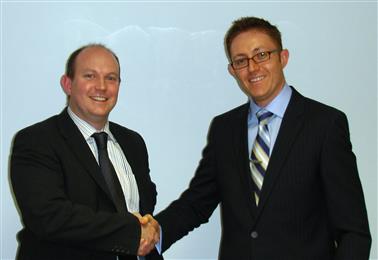 John Brenchley, Distrupol ltd (left), and Chris Mc Ardle, DuPont Packaging & Industrial Polymers Sales Manager Europe (right) confirm the new agreement and look forward to the future together.
