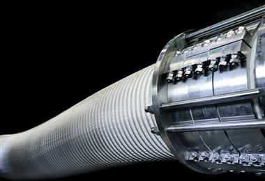 Bluewater's composite cryogenic hose for LNG transfer made with Dyneema®
(Photo Bluewater, DYNPR140)