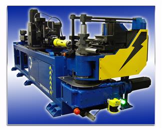 Eine Rohrbiegemaschine von Unison umfasst zwischen 10 und 16 bürstenlose Moog-Servomotoren und bis zu 2 Gewinderollen. (Foto: Moog, MGPR1236)