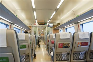 SABIC’s New LEXAN™ FST3403 Polycarbonate Copolymer is Used in Rail Seating Applications Including Seat Back Shells and Side Covers (Photo SABIC, PR056)>