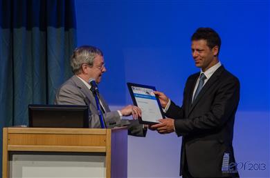 From left to right: Jacques Joosten of the Dutch Polymer Institute and Rob Duchateau, Chief Scientist at SABIC and part-time Associate Professor at the Technical University Eindhoven (the Netherlands), receives the DPI Invention Award 2013 for his scientific output in the last years and for his application of fundamental knowledge in polymer applications and properties. The award ceremony took place on 20 June 2013 at the conference of the European Polymer Federation in Pisa, Italy. (Photo SABIC, PR077)>