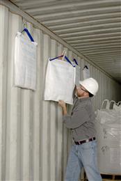 Los productos desecantes Container Dri® II cumplen las nuevas especificaciones de la Federación de Comercio de Cacao Ltd. (FCC) para la protección durante el transporte del cacao en grano en contenedores. (Fotografía: Clariant)