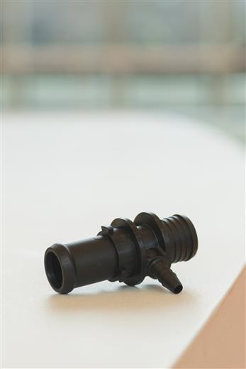 T connector in EcoPaXX.
(Photo: DSM Engineering Plastics: DSMPR475)