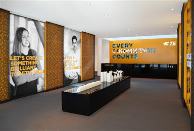 Ansicht des Eingangsbereichs im neuen TE Customer Experience Center in Darmstadt, Deutschland.
(Quelle: TE Connectivity, PR034)