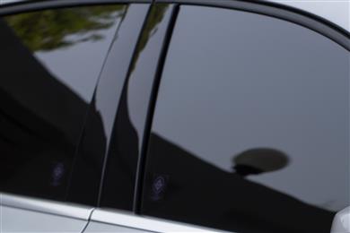 Top moulder Maier uses new ABS/PC from ELIX Polymers for exterior pillar cover.
(Photo: ELIX Polymers, PR025)