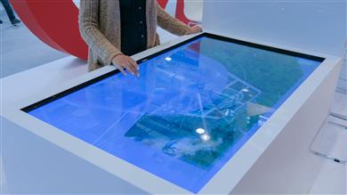 Guardian Glass präsentiert Guardian Sense™, ein entspiegeltes Glas für die Anwendung in digitalen Displays und Touchscreens.
(Foto Guardian Glass, LLC, GRDPR176)