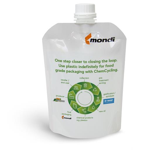 ChemCycling™ sources feedstock from post-consumer plastic waste to produce virgin grade material for food contact approved quality. 
(Photo: Mondi, PR136)