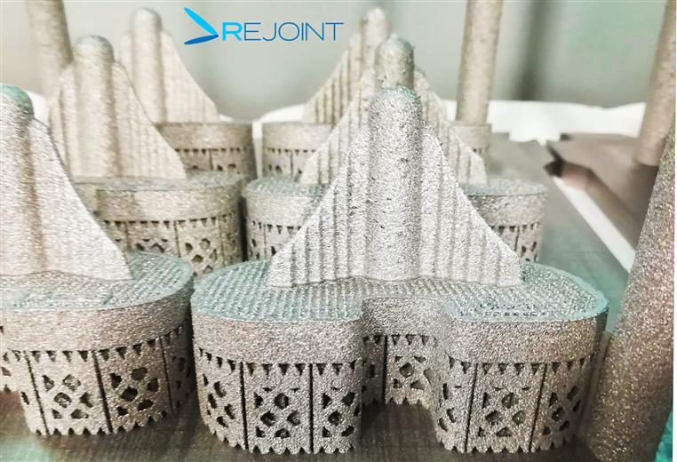 Tibial plates printed on Arcam Q10plus. 
(Photo: GE Additive, GEADPR038)