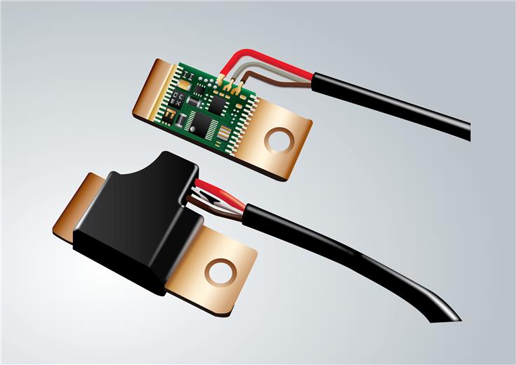 Platine für einen Batteriesensor vor und nach dem Niederdruckverguss. Elektronikbauteile werden gegen Feuchtigkeit, chemische Substanzen und hohe Temperaturen geschützt. (Foto: Henkel, PR089)