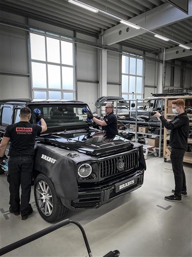 Henkel’s Teroson Bond Windscreen Adhesive Application System supports a more efficient work flow for windscreen removal and replacement in workshops. (Photo: Henkel, PR092)