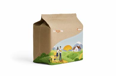 Mondi’s paper-based EcoWicketBag wins gold in 2021 EUROSAC Grand Prix.
(Photos: Mondi, PR185)
