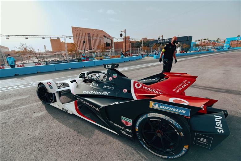 Henkel indgår partnerskab med Porsche i ABB FIA Formel E-verdensmesterskabet. 
(Foto: Henkel, PR094)