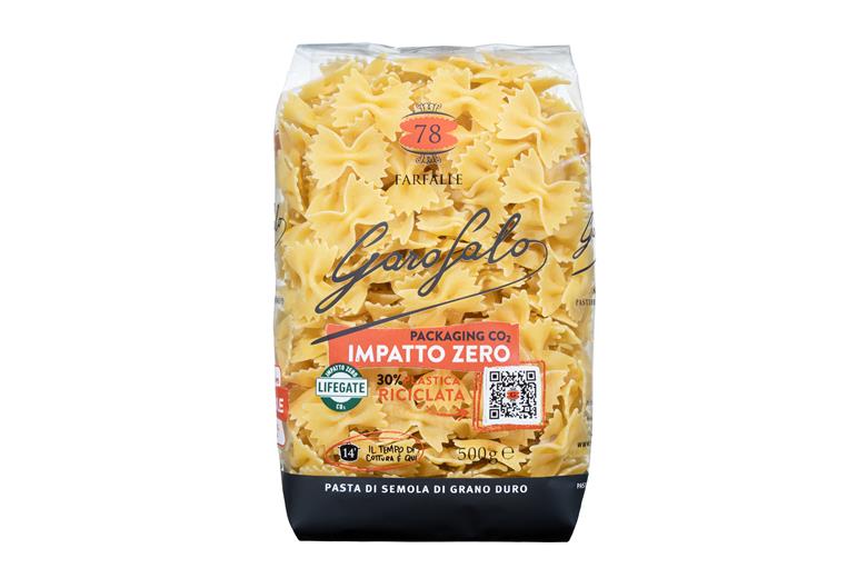 Garofalo, a major Italian pasta manufacturer, has introduced a novel packaging made by GT Polifilm and Polivouga using SABIC’s certified circular polypropylene (PP). The bags are the first mono-PP pasta packaging in the market containing 30 percent of post-consumer recycle from plastic waste.