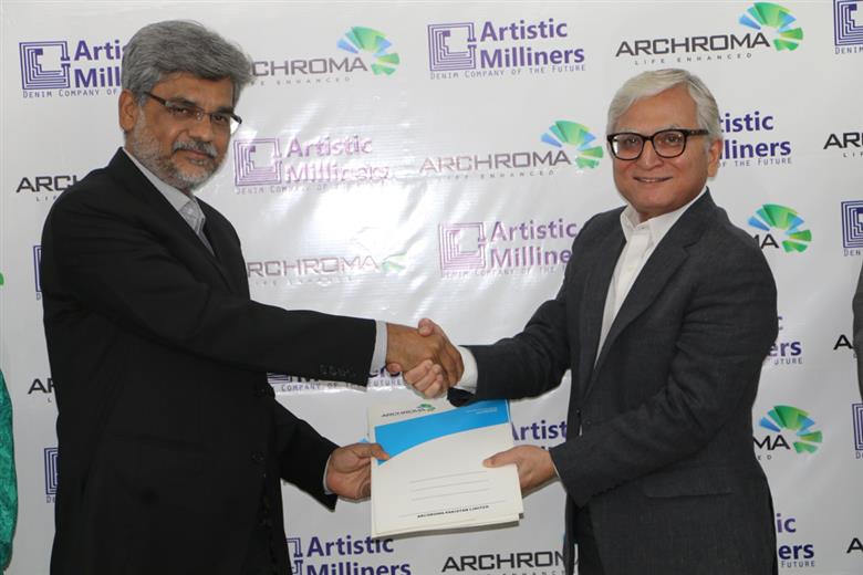 Mr. Faisal Aziz, Director Operations, Artistic Milliners and Mr. Mujtaba Rahim, CEO Archroma Pakistan exchanging the Memorandum of Understanding. (Photo: Archroma)
