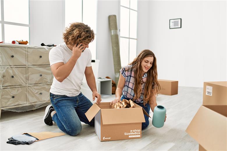 Mądrość w opakowaniu: unboxing piątego dorocznego raportu Mondi eCommerce.
(Zdjęcie: Mondi, PR277)