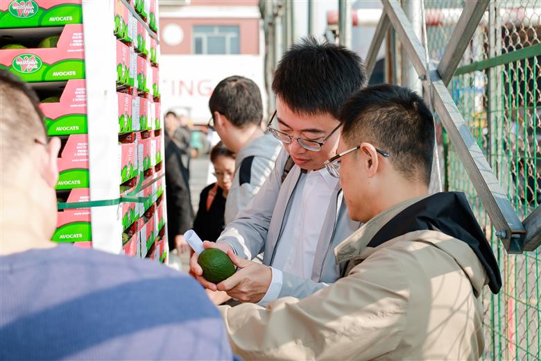 Westfalia Fruit Celebrates Historic First Shipment of Avocados from South Africa to China.
(Photo: Westfalia Fruit, PR037)