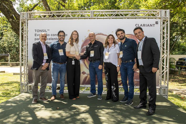 ADM presents the 2024 Supplier Award award in sustainability to Clariant at its site in Jacarei, Brazil. © Clariant