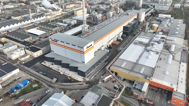 Mondi’s successful start up of new €400 million paper machine at Štětí reinforces leadership in sustainable packaging. (Photo: Mondi, PR329)